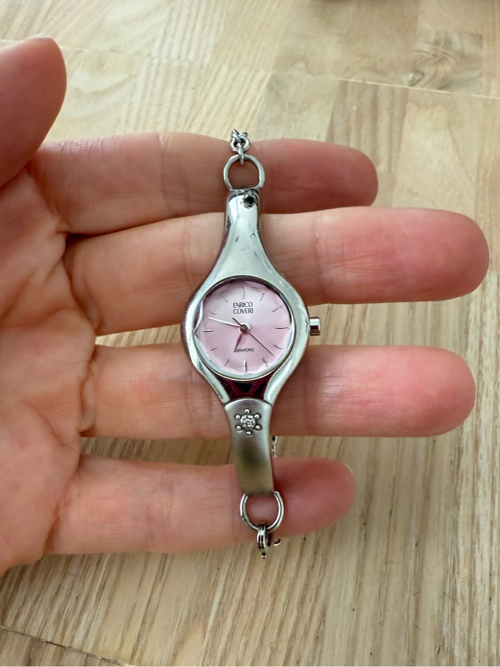 Enrico coveri ladies pink dial silver tone diamond accented watch NEW BATTERY